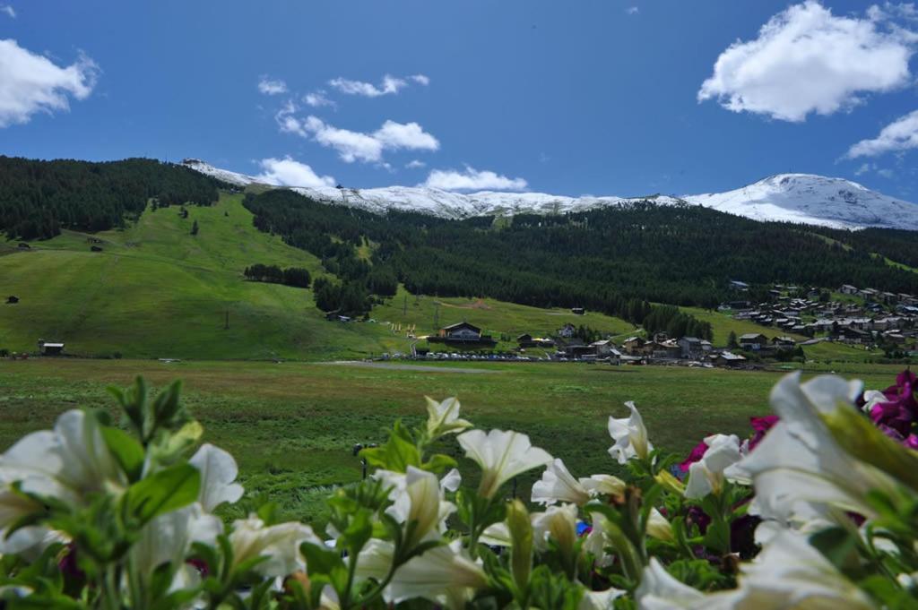 Hotel Baita Della Luna Livigno Exterior foto